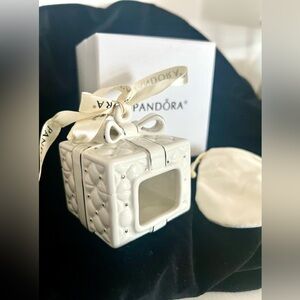 Pandora Porcelain Limited Edition 2016 Gift Box